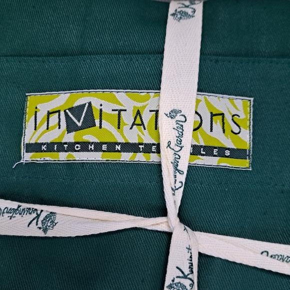 TABLETOPS UNLIMITED Kensington Garden pot holders apron kitchen linens set gift - Picture 4 of 5